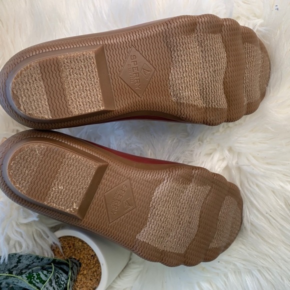 Sperry
Syren Cove Rubberized Chelsea Boot - Picture 11 of 11